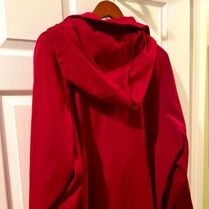 London Fog 3/4 length rain coat Looks brand new, no stains - perfect condition!